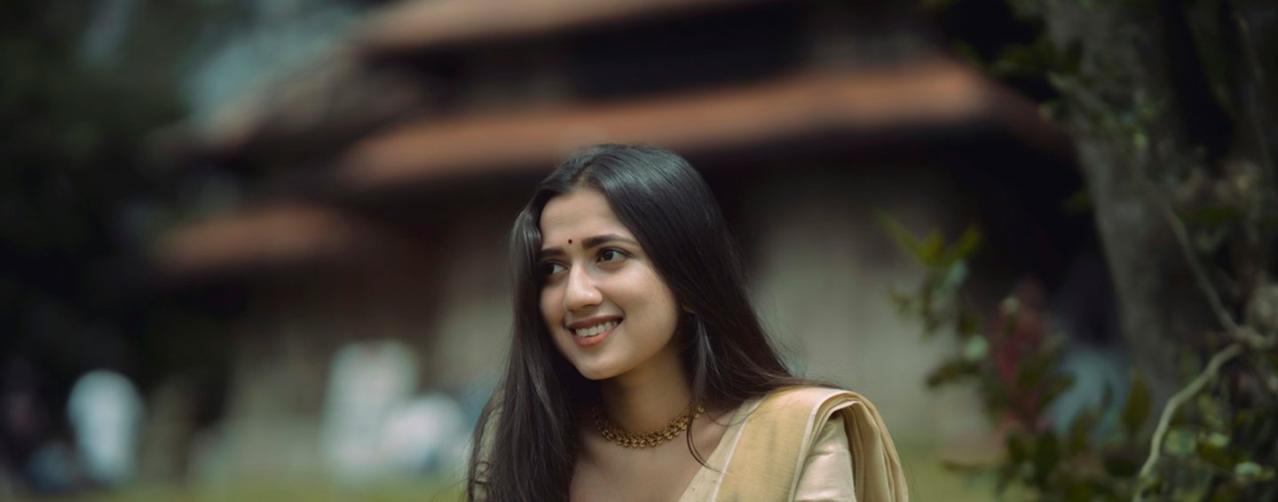 Kuthampully Handloom Background